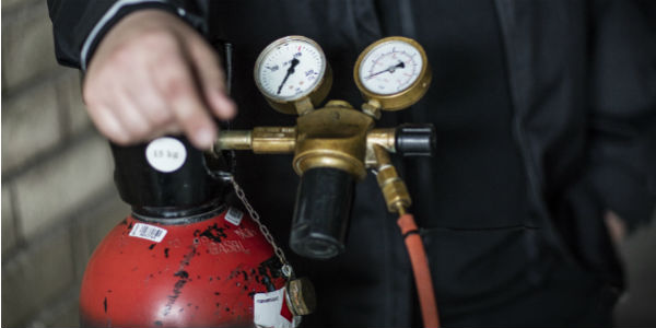 Utrustning för läcksökning med gas. 
